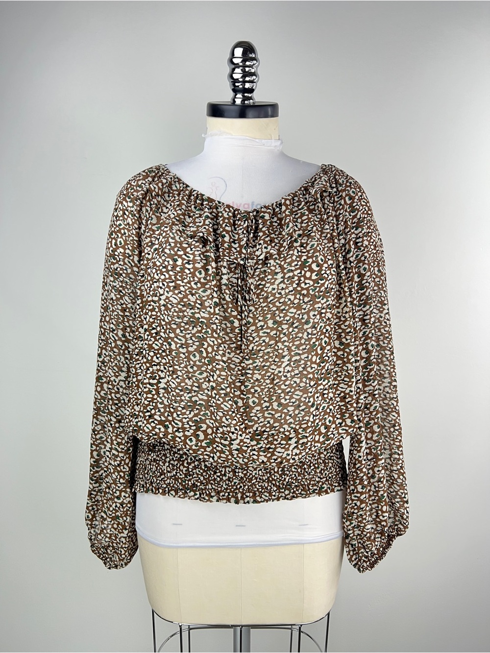 💚 3884. Brown Leopard-Print Peasant Blouse
